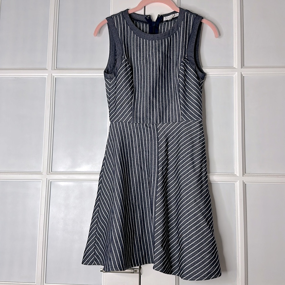 BCBG denim dress size 0.  36% polyester/63% rayon/1% spandex. Worn once